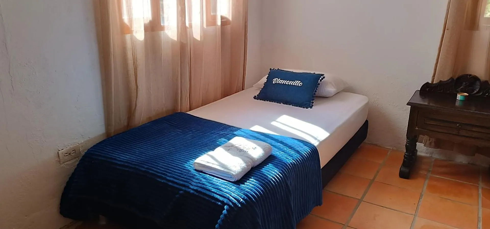 Hostal Alma Glamping Bed and Breakfast Santa Elena